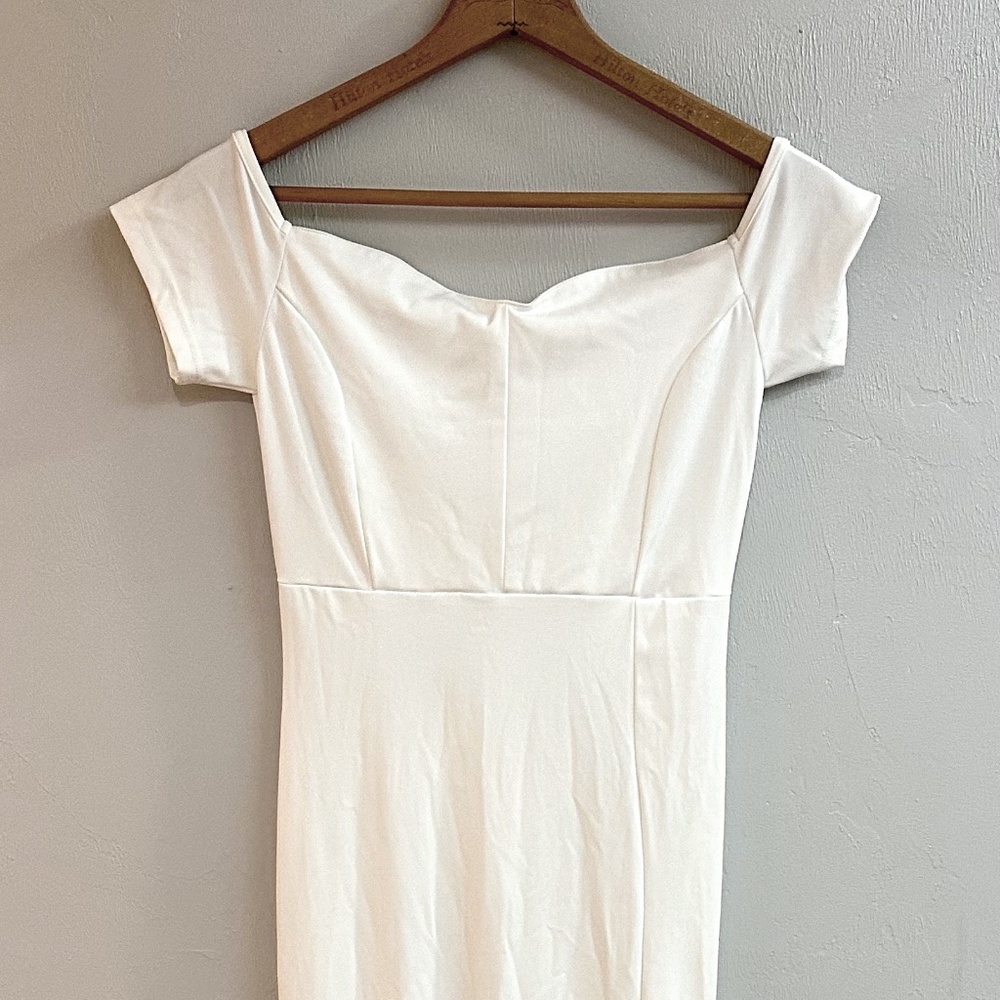 White floor length dress, white, Size: S